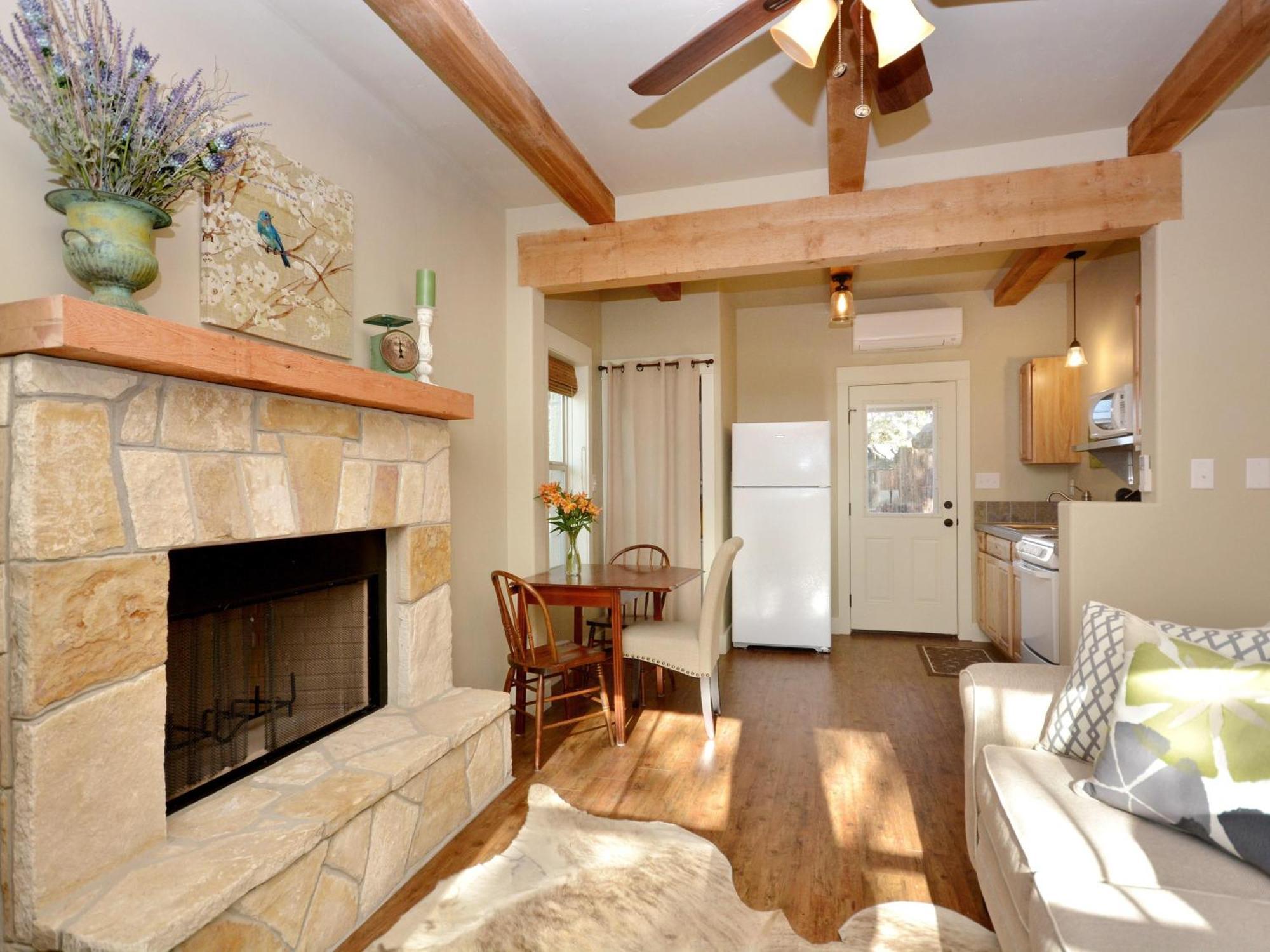 Cabins At Flite Acres - Desert Willow Wimberley Exterior foto